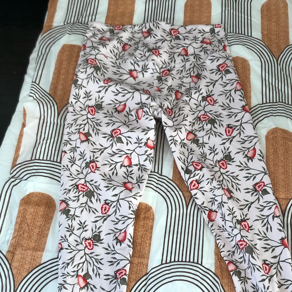 Glyder Yoga Pants Strawberry Print